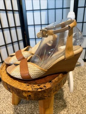 AGL Italian Tan/Cream Woven Leather Slingback Wooden Heel Sandals 39